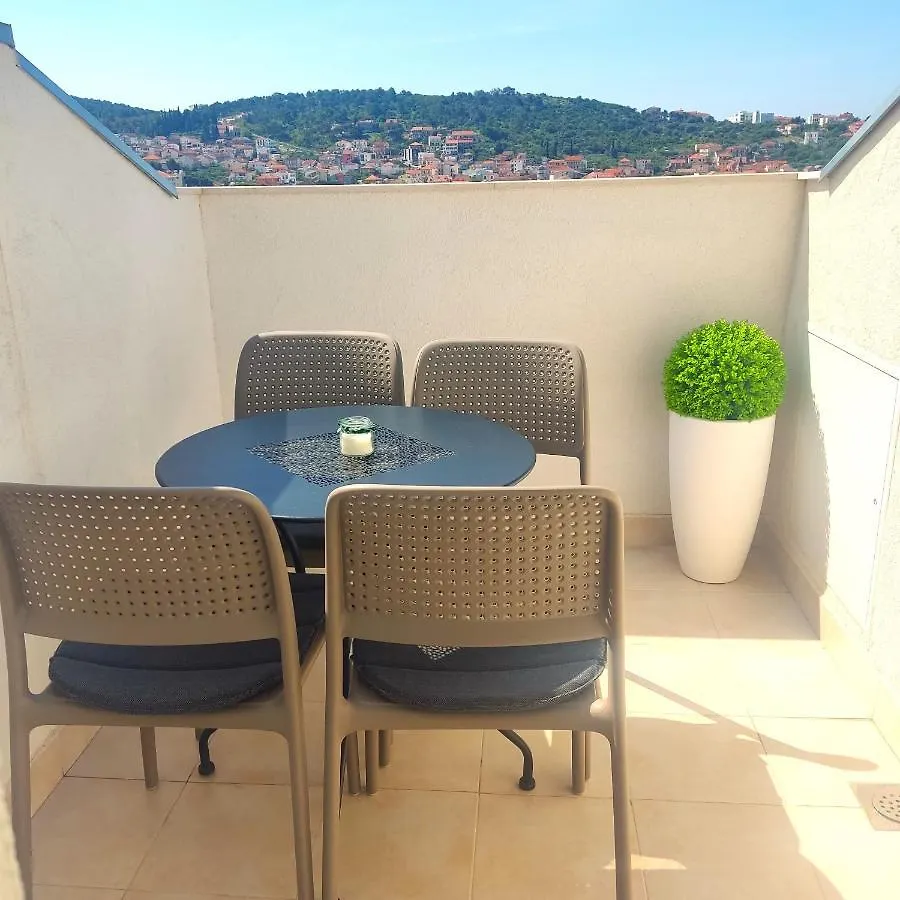 Sunset View Apartment - Cozy Apartment With Stunning Panoramic View تروغير
