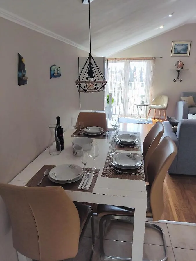 Sunset View Apartment - Cozy Apartment With Stunning Panoramic View Traù Croazia