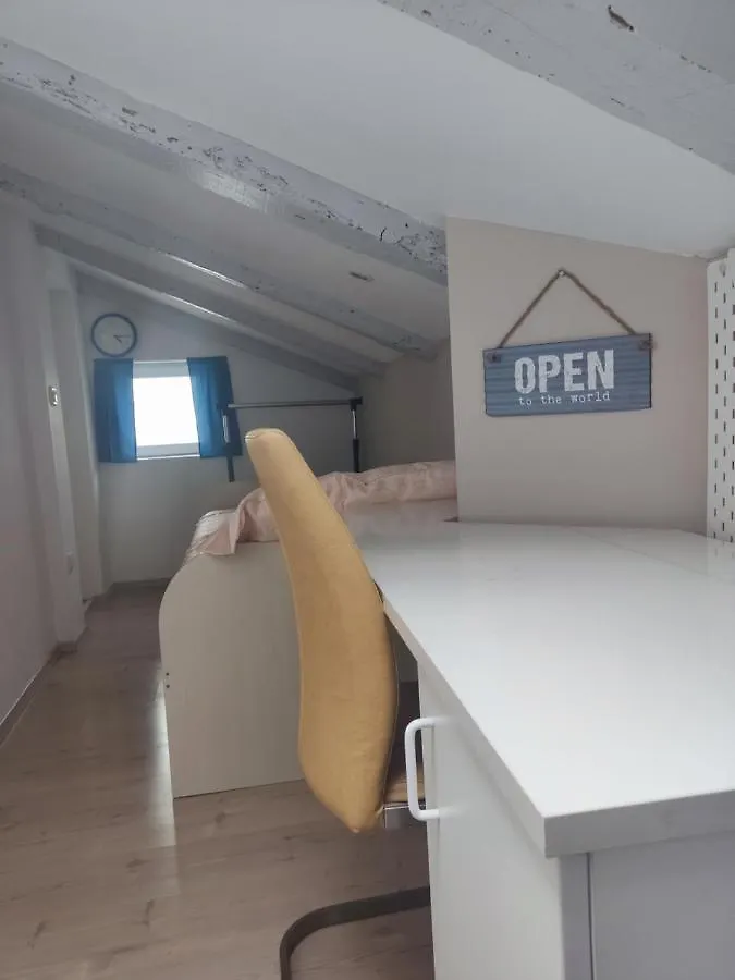 Sunset View Apartment - Cozy Apartment With Stunning Panoramic View Traù Croazia